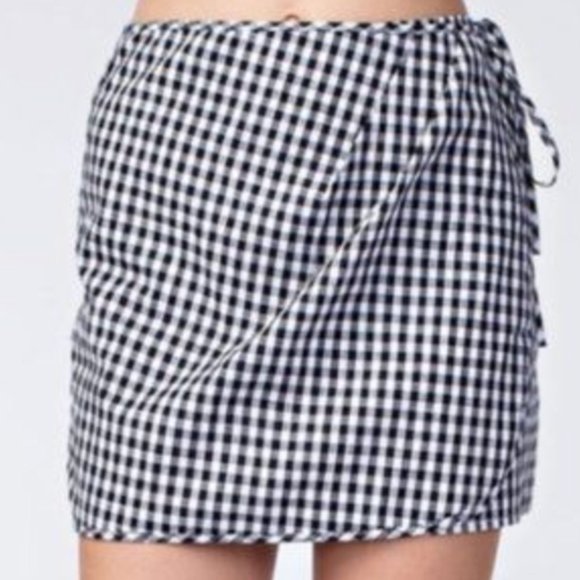 Honey Punch Black/white Gingham Side Tie Wrap Skirt - Picture 1 of 8